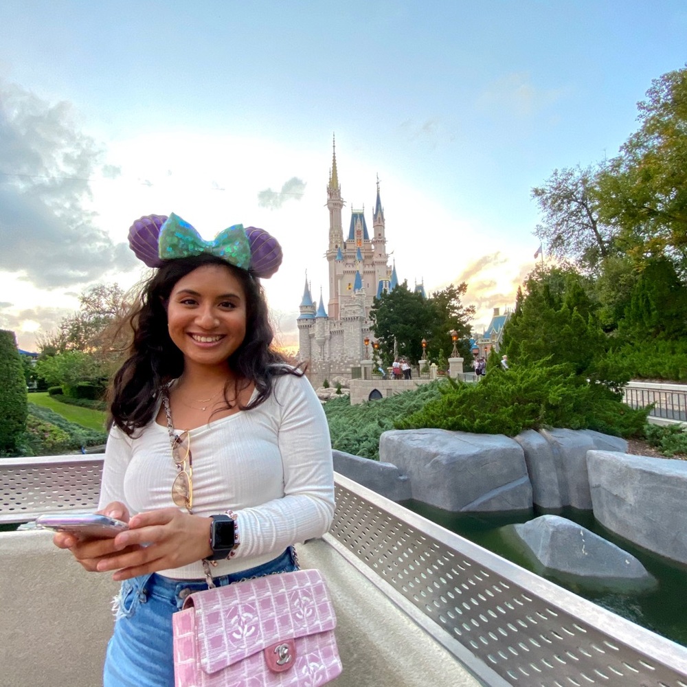 Meet your Posher, Coranisa